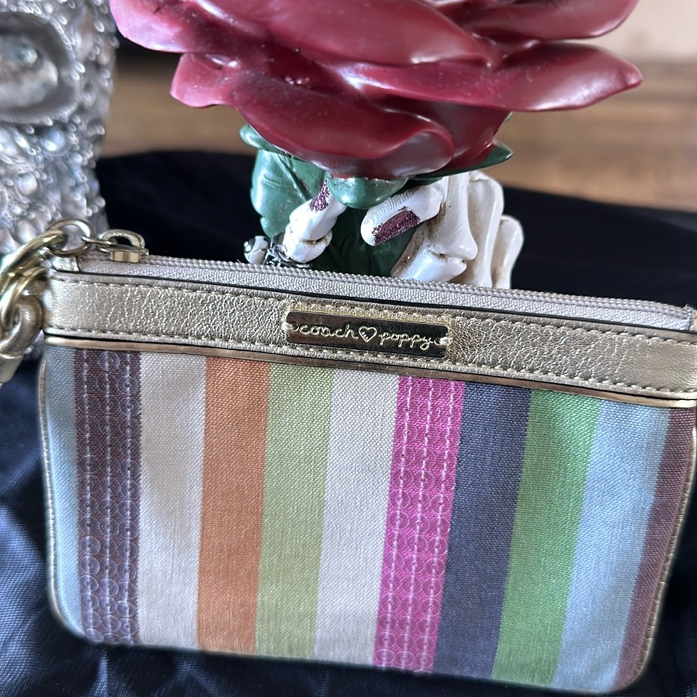💜Coach Wristlet💛